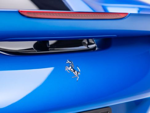 Certified 2021 Ferrari F8 Tributo RWD image 18