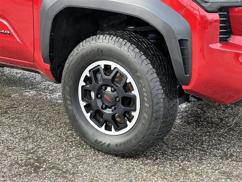 Used 2024 Toyota Tacoma TRD Off-Road image 25