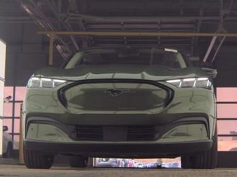 Used 2025 Ford Mustang Mach-E Premium AWD/4WD image 3