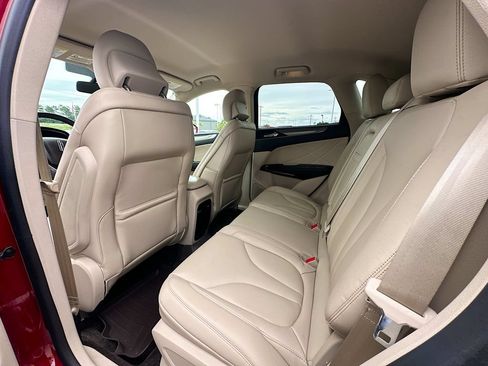 Used 2018 Lincoln MKC Premiere FWD image 4