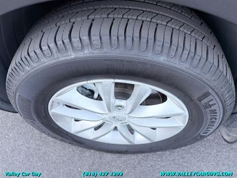 Used 2017 Kia Sorento FWD image 26