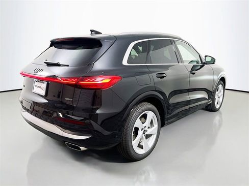 New 2025 Audi Q5 Prestige image 7