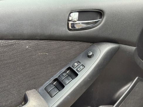 Used 2010 Nissan Altima 2.5 S image 11