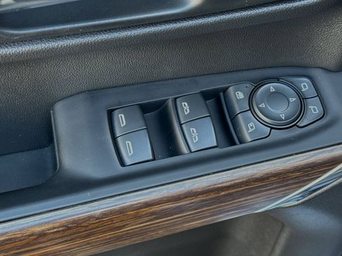 Used 2022 Chevrolet Silverado 1500 High Country w/ Z71 Off-Road Package image 11