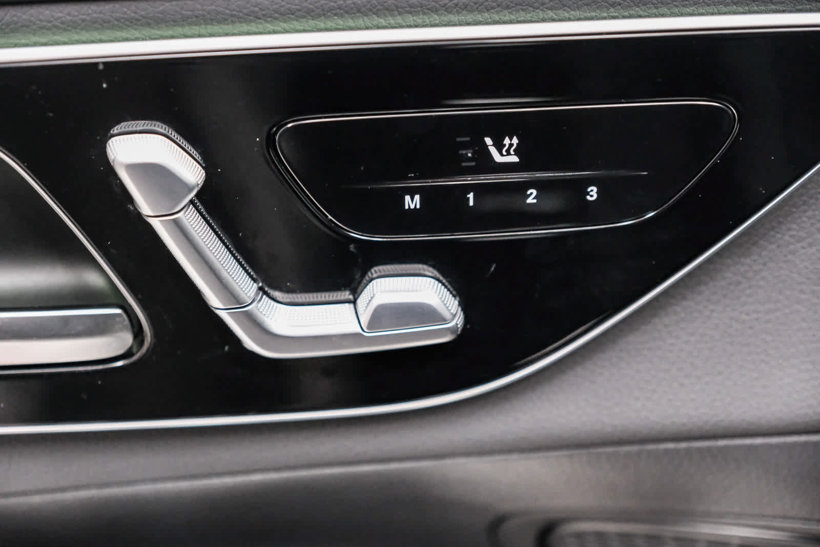 Certified 2024 Mercedes-Benz GLC 300 4MATIC image 29