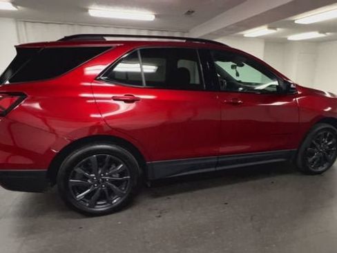 Used 2022 Chevrolet Equinox RS w/ RS Leather Package AWD/4WD image 9