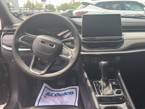 Used 2023 Jeep Compass Latitude w/ Sun and Sound Group AWD/4WD image 12