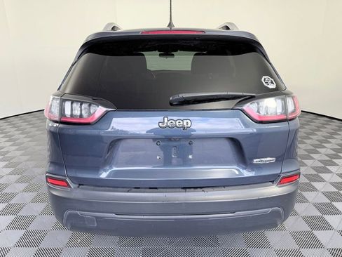 Used 2019 Jeep Cherokee Latitude w/ Popular Appearance Group image 4