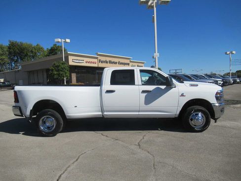 New 2026 RAM 3500 Tradesman w/ Chrome Appearance Group A image 9