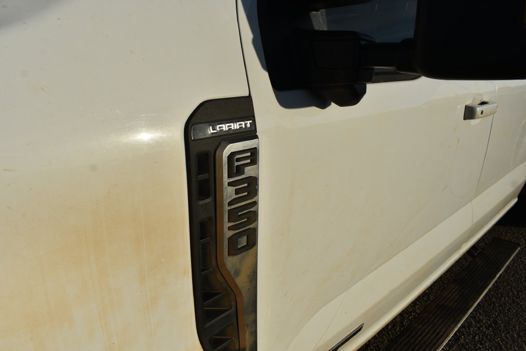 Used 2023 Ford F350 Lariat w/ Lariat Ultimate Package AWD/4WD image 9