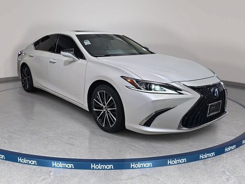 Certified 2024 Lexus ES 350 w/ Premium Package FWD image 3