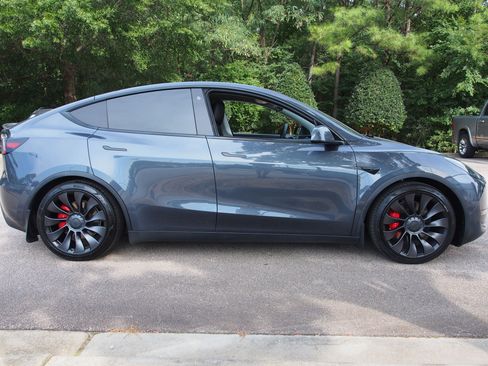 Used 2022 Tesla Model Y Performance AWD/4WD image 8