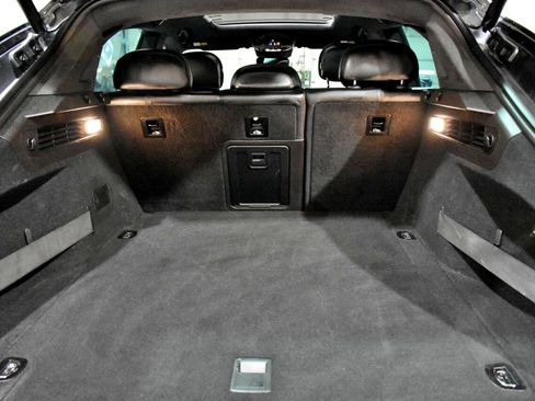 Used 2017 Maserati Levante w/ Luxury Package image 22