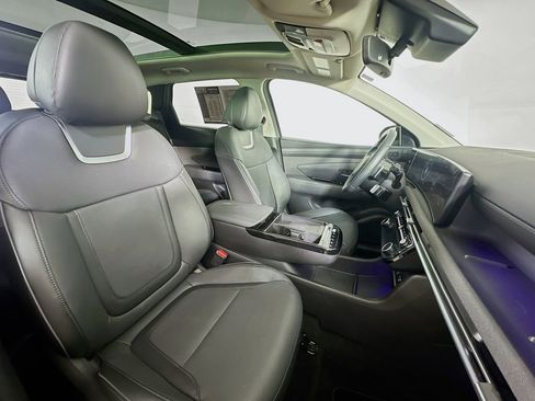 Used 2025 Hyundai Tucson Limited image 12