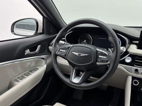 Used 2025 Genesis G70 2.5T image 19