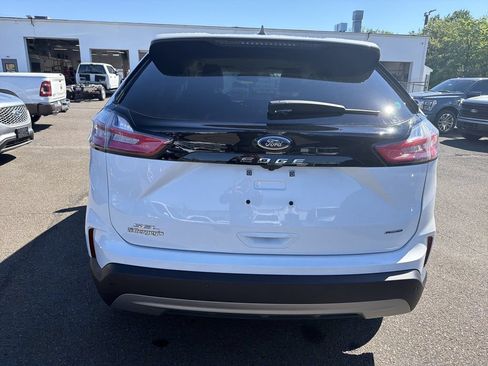 Used 2024 Ford Edge SEL w/ Convenience Package AWD/4WD image 2