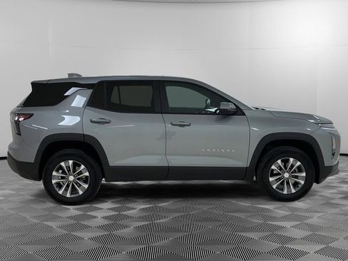 Used 2025 Chevrolet Equinox LT w/ Safety and Technology Package image 2