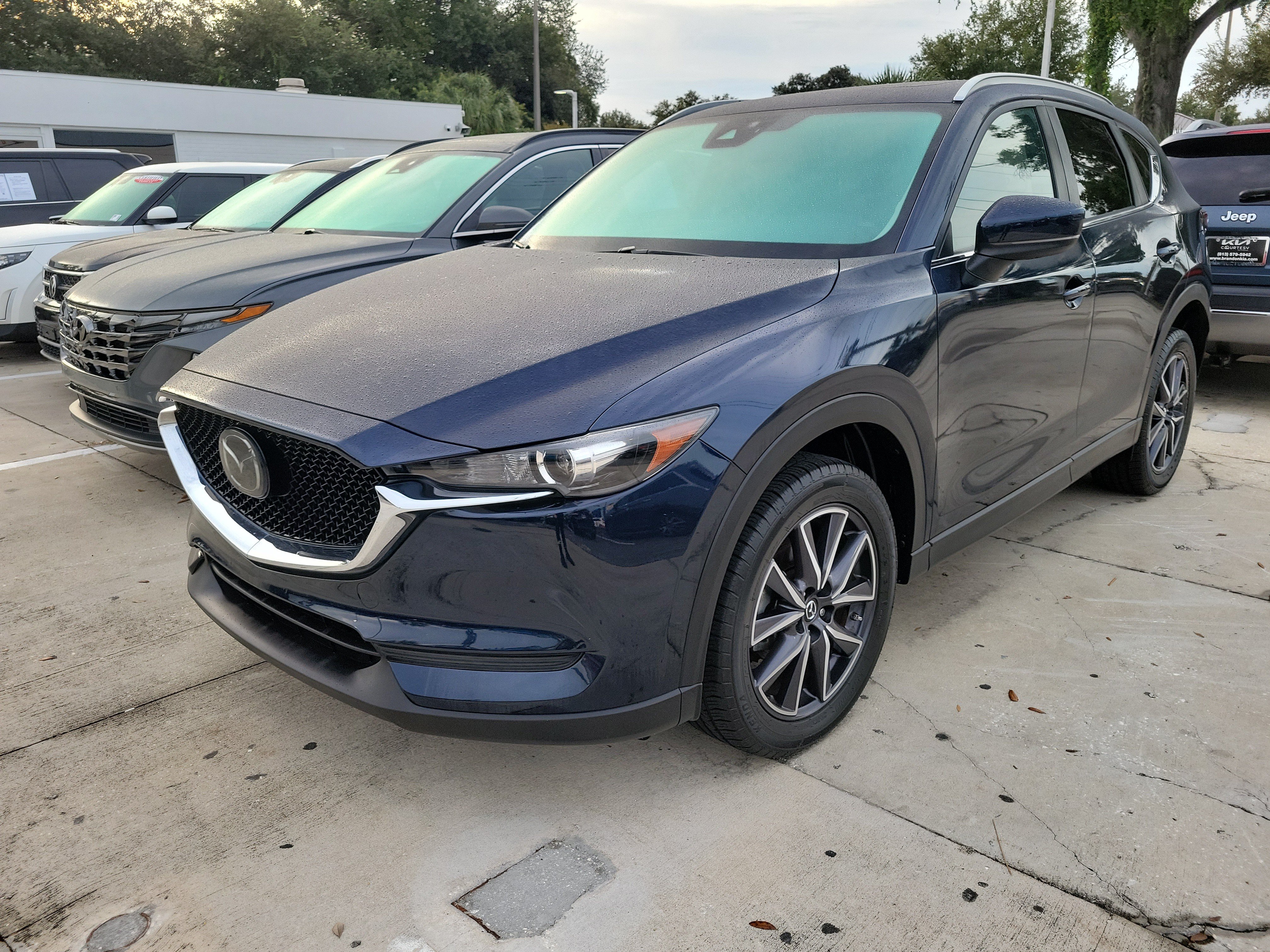 Used 2018 MAZDA CX-5 Touring w/ Preferred Equipment Package FWD image 2