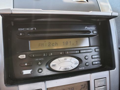 Used 2005 Scion tC image 21