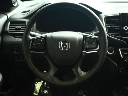 Used 2025 Honda Ridgeline Black Edition image 12