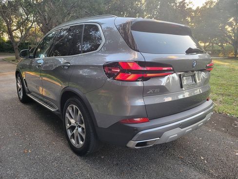 Used 2025 BMW X5 xDrive50e AWD/4WD image 5