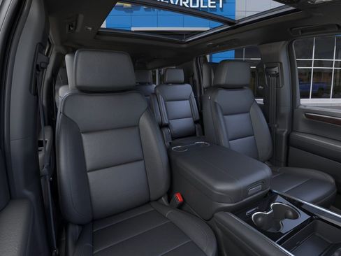New 2026 Chevrolet Suburban Z71 AWD/4WD image 16