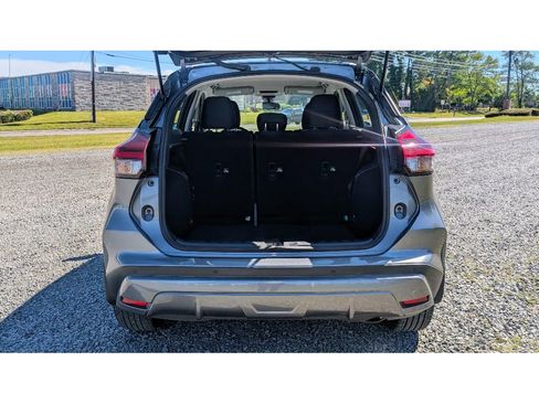 Used 2023 Nissan Kicks SV image 13