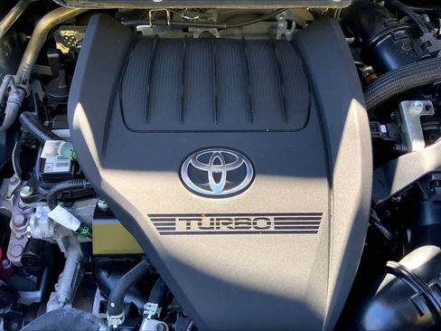 Used 2023 Toyota Highlander LE image 30