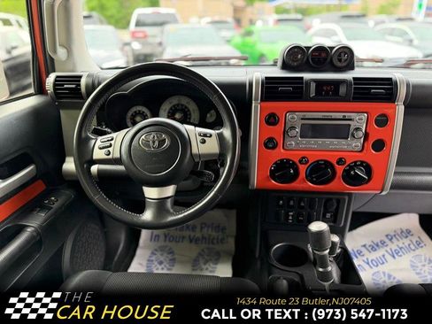 Used 2014 Toyota FJ Cruiser 4WD w/ Upgrade Package image 28