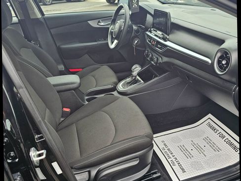 Used 2023 Kia Forte LXS image 9