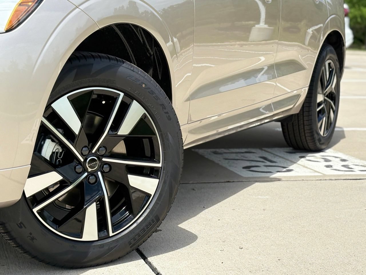 New 2026 Volvo XC60 B5 Core w/ Protection Package Premier AWD/4WD image 10