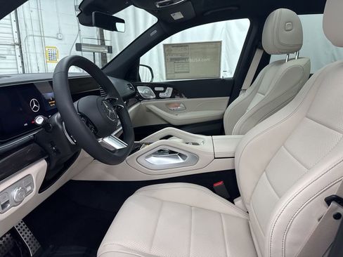 Used 2026 Mercedes-Benz GLS 450 4MATIC image 14
