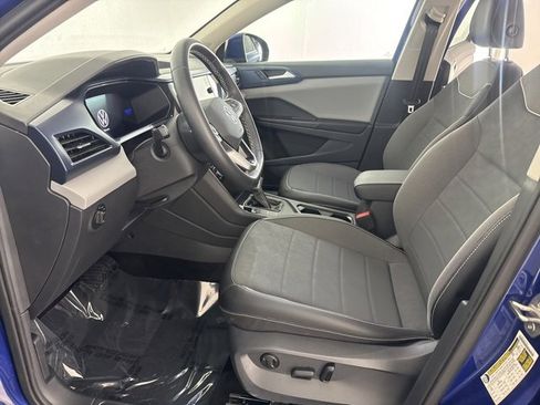 Used 2023 Volkswagen Taos SE w/ Panoramic Sunroof Package image 22