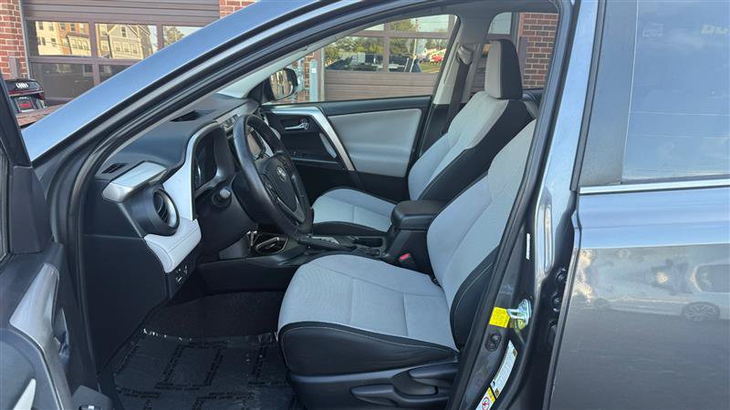 Used 2016 Toyota RAV4 XLE FWD image 29
