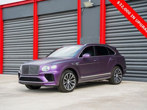 Used 2021 Bentley Bentayga V8 image 1