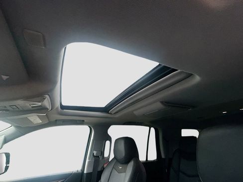 Used 2020 Cadillac Escalade Premium Luxury w/ Escalade Sport Edition image 23