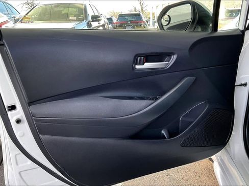 Used 2020 Toyota Corolla LE image 22