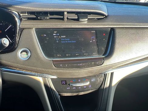 Used 2019 Cadillac XT5 FWD image 17