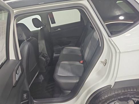 Certified 2026 Volkswagen Taos SE AWD/4WD image 23