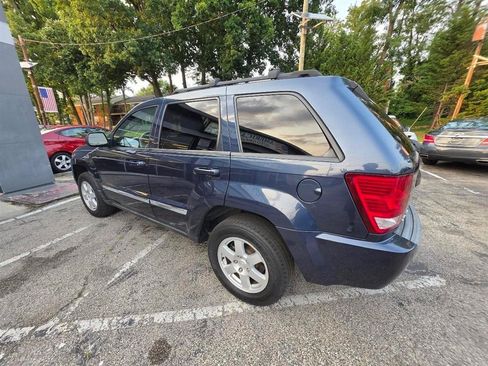Used 2010 Jeep Grand Cherokee Laredo AWD/4WD image 5