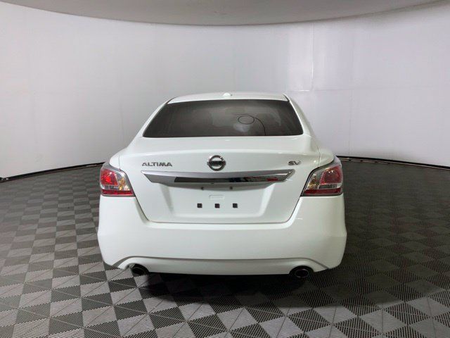 Used 2015 Nissan Altima 2.5 SV w/ Convenience Package FWD image 6