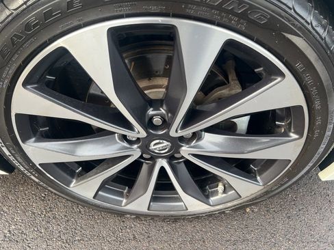 Certified 2018 Nissan Maxima Platinum image 39