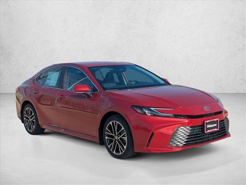 Used 2026 Toyota Camry XLE FWD image 7