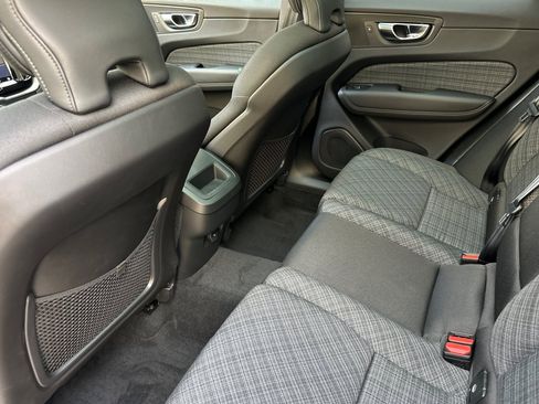 Certified 2025 Volvo XC60 B5 Core w/ Protection Package Premier image 12