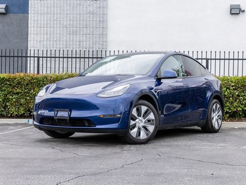 Used 2021 Tesla Model Y Long Range AWD/4WD image 3