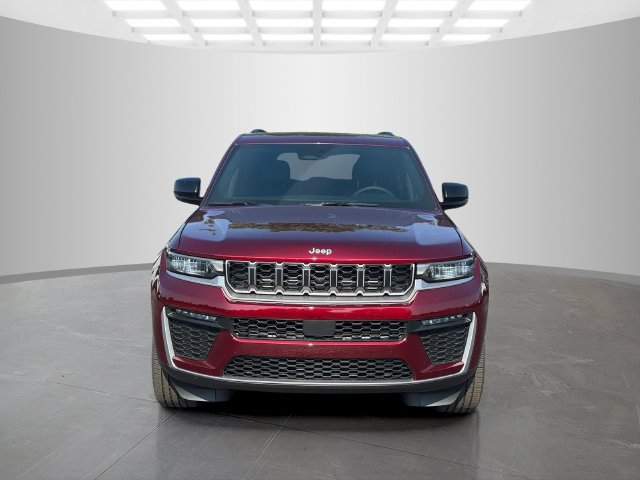 Used 2026 Jeep Grand Cherokee Limited AWD/4WD image 2