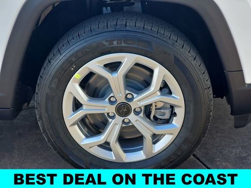 New 2026 Jeep Compass Latitude image 38