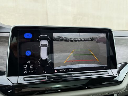 Certified 2025 Volkswagen Atlas SEL image 10