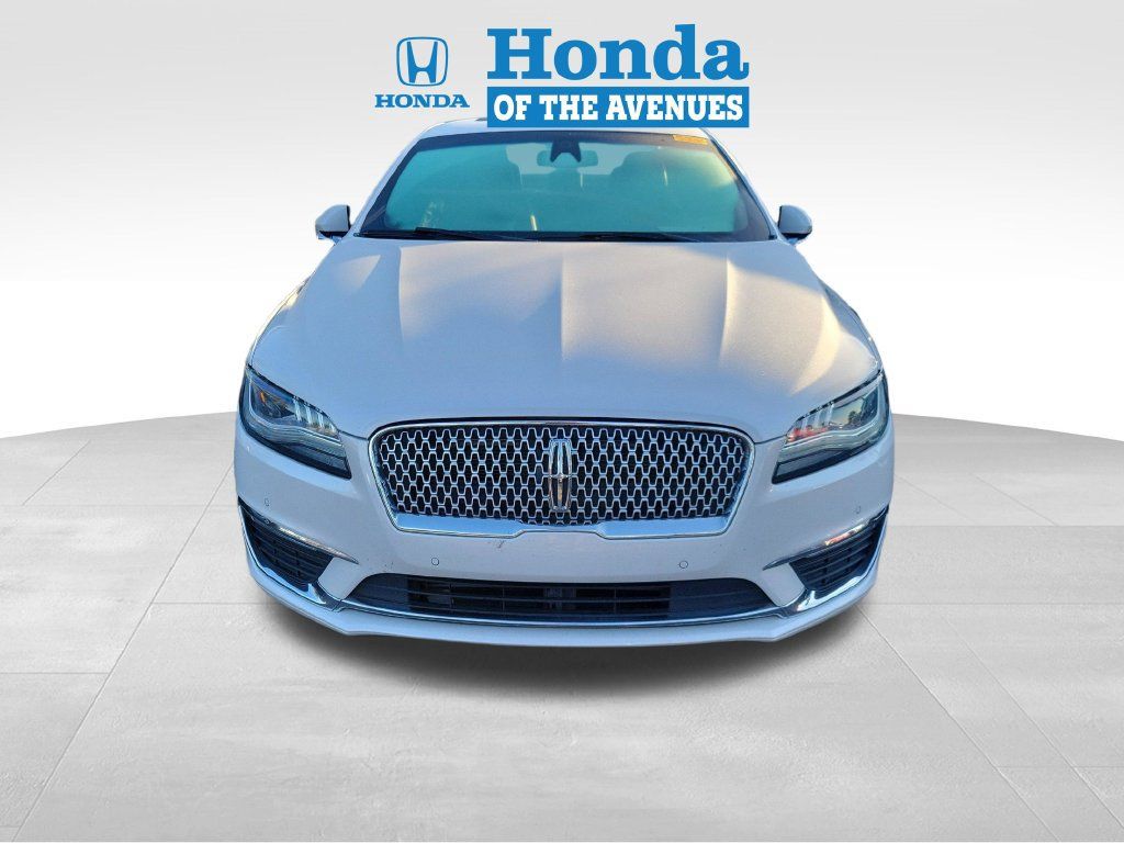 Used 2017 Lincoln MKZ Reserve w/ Technology Package FWD image 2