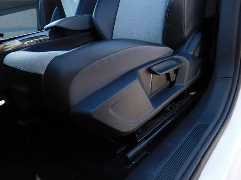 Used 2023 Volkswagen ID.4 Pro RWD image 17